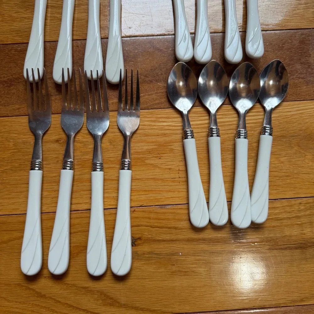 Gibson China White Plastic Handle Flatware 24 piece  Set‎ For 6